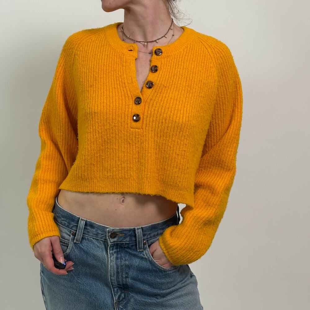 Vibrant Tangerine Orange Crop Sweater | Urban Outfitters | Size Small
